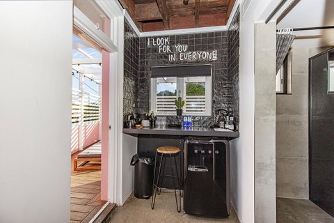 The Pink Hotel Coolangatta - Brisbane Tourism 32