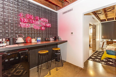 The Pink Hotel Coolangatta - Brisbane Tourism 20