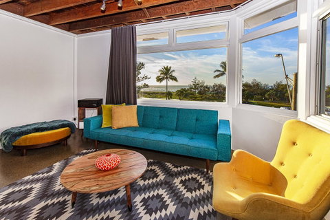 The Pink Hotel Coolangatta - Brisbane Tourism 16