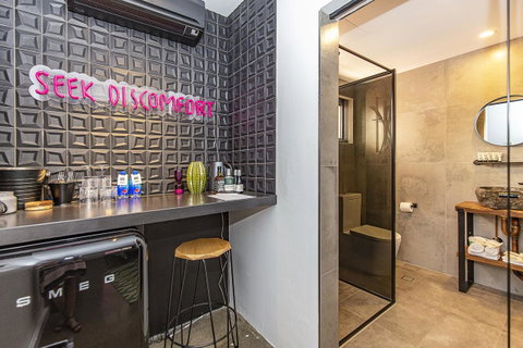 The Pink Hotel Coolangatta - Brisbane Tourism 26