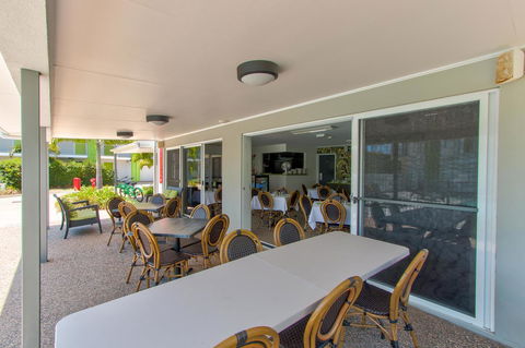 Mackay Oceanside Central Hotel Official - Brisbane Tourism 15