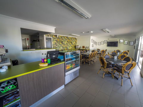 Mackay Oceanside Central Hotel Official - Brisbane Tourism 31