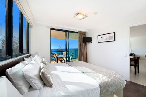 Peninsular Beachfront Resort - Tourism Brisbane 23