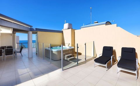 Peninsular Beachfront Resort - Tourism Brisbane 28