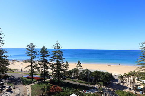 Peninsular Beachfront Resort - Tourism Brisbane 16