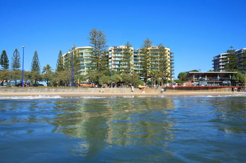Peninsular Beachfront Resort - Tourism Brisbane 40