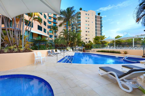Peninsular Beachfront Resort - Tourism Brisbane 12