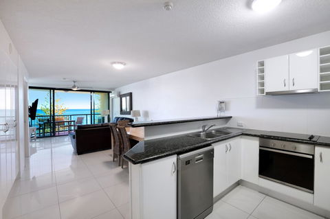 Peninsular Beachfront Resort - Tourism Brisbane 21