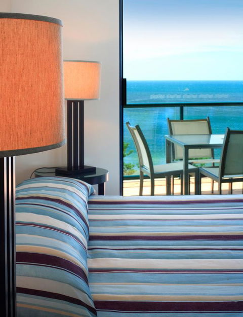 Peninsular Beachfront Resort - Tourism Brisbane 37