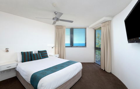 Peninsular Beachfront Resort - Tourism Brisbane 10