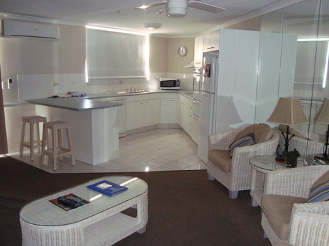 Grosvenor Beachfront Apartments Surfers Paradise - Tourism Brisbane 14
