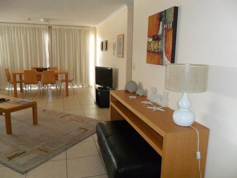 Grosvenor Beachfront Apartments Surfers Paradise - Tourism Brisbane 10