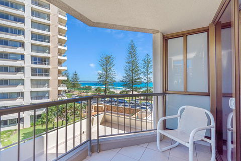 Columbia Beachfront Apartments On Rainbow Bay - Tourism Brisbane 14