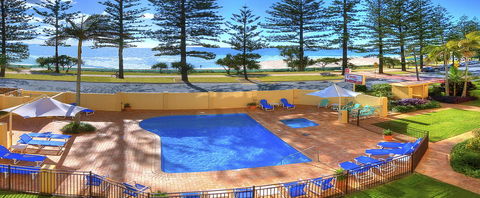 Columbia Beachfront Apartments On Rainbow Bay - Tourism Brisbane 2