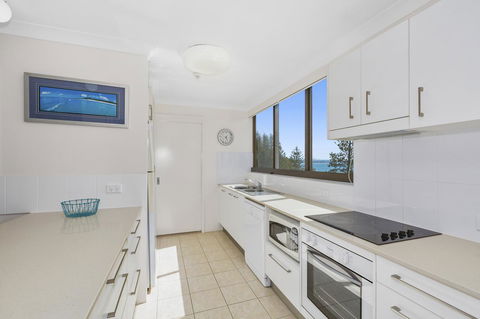 Columbia Beachfront Apartments On Rainbow Bay - Tourism Brisbane 35