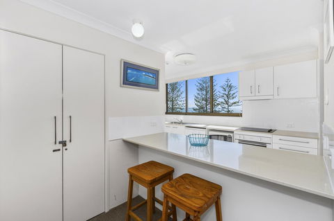 Columbia Beachfront Apartments On Rainbow Bay - Tourism Brisbane 22