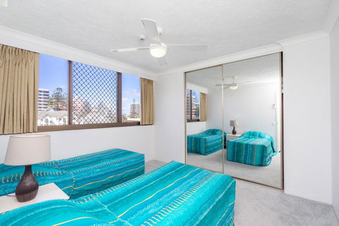 Columbia Beachfront Apartments On Rainbow Bay - Tourism Brisbane 11