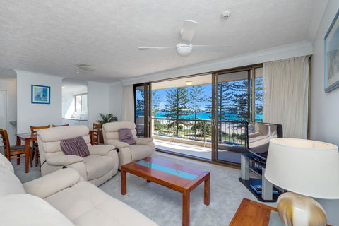 Columbia Beachfront Apartments On Rainbow Bay - Tourism Brisbane 12