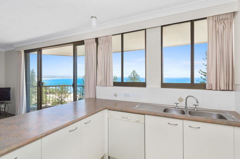 Columbia Beachfront Apartments On Rainbow Bay - Tourism Brisbane 38