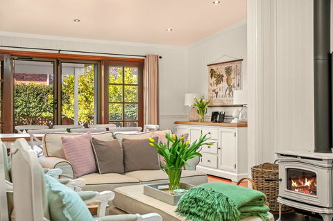 Frangipani House - Tourism Brisbane 8