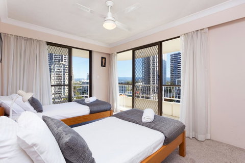 Capricornia Apartments - Brisbane Tourism 12