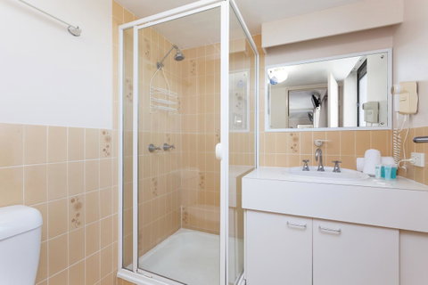 Capricornia Apartments - Brisbane Tourism 9