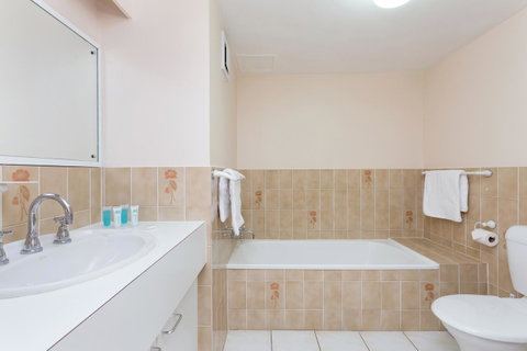 Capricornia Apartments - Brisbane Tourism 10
