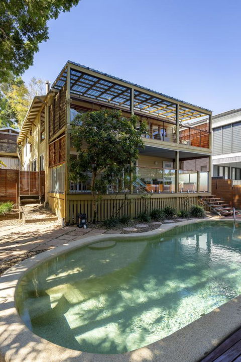Noosa Beachhouse - Brisbane Tourism 0