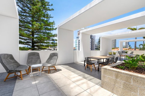 Qube Broadbeach Ocean View Apartments - Brisbane Tourism 4