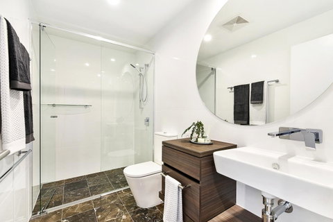 Qube Broadbeach Ocean View Apartments - Brisbane Tourism 1