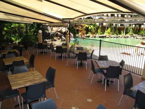 Palm Royale Cairns - Brisbane Tourism 7