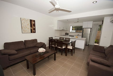Woodville Beach Townhouse 5 - Tourism Brisbane 1