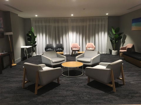 Woodroffe Hotel - Tourism Brisbane 4