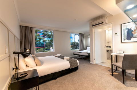 Woodroffe Hotel - Tourism Brisbane 15