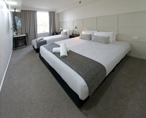 Woodroffe Hotel - Tourism Brisbane 13