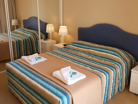Surfers Beach Resort One - Tourism Brisbane 24