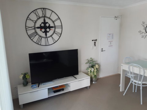 Surfers Beach Resort One - Tourism Brisbane 4