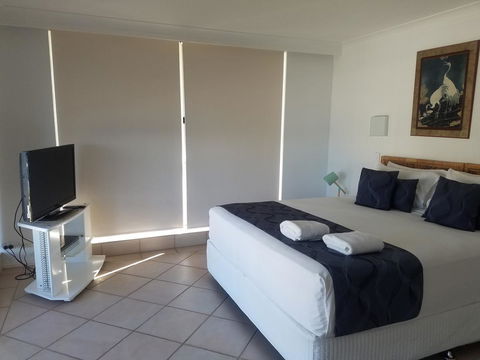 Golden Sands On The Beach - Absolute Beachfront Apartments - Tourism Brisbane 33