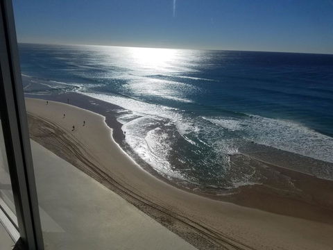 Golden Sands On The Beach - Absolute Beachfront Apartments - Tourism Brisbane 25