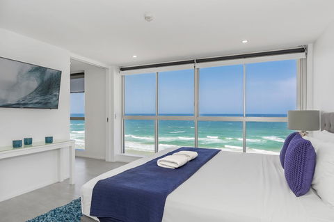 Golden Sands On The Beach - Absolute Beachfront Apartments - Tourism Brisbane 5