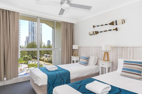 Golden Sands On The Beach - Absolute Beachfront Apartments - Tourism Brisbane 9