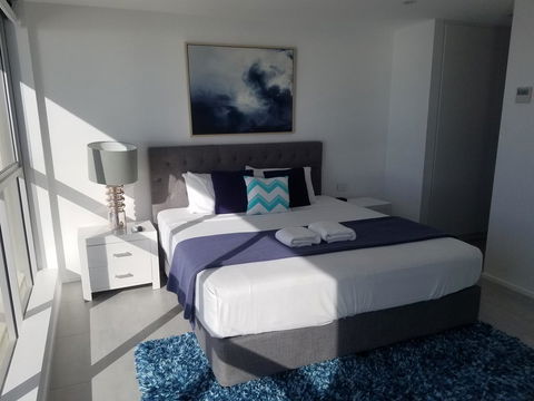 Golden Sands On The Beach - Absolute Beachfront Apartments - Tourism Brisbane 11