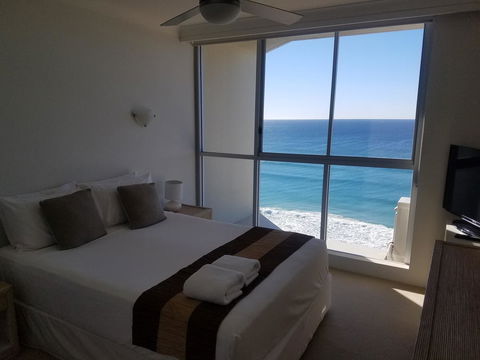 Golden Sands On The Beach - Absolute Beachfront Apartments - Tourism Brisbane 29