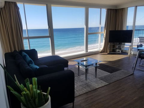 Golden Sands On The Beach - Absolute Beachfront Apartments - Tourism Brisbane 40