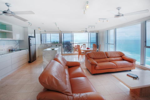 Golden Sands On The Beach - Absolute Beachfront Apartments - Tourism Brisbane 20