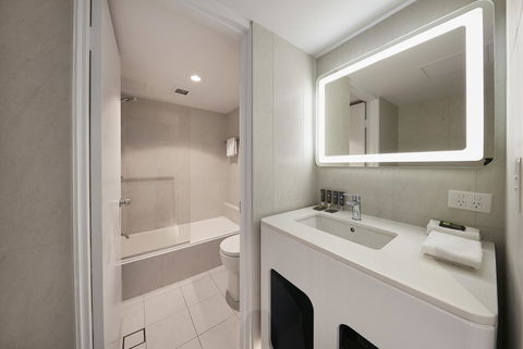 Novotel Surfers Paradise - Tourism Brisbane 13