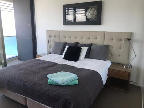 Luxury 3 Bedroom In Heart Of Broadbeach - Brisbane Tourism 20