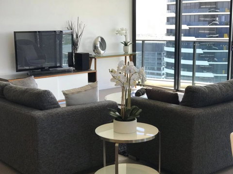 Luxury 3 Bedroom In Heart Of Broadbeach - Brisbane Tourism 18