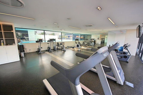 Luxury 3 Bedroom In Heart Of Broadbeach - Brisbane Tourism 9