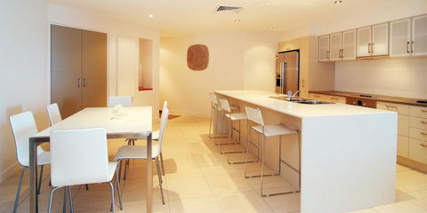 Coral Cove Apartments - Tourism Brisbane 24